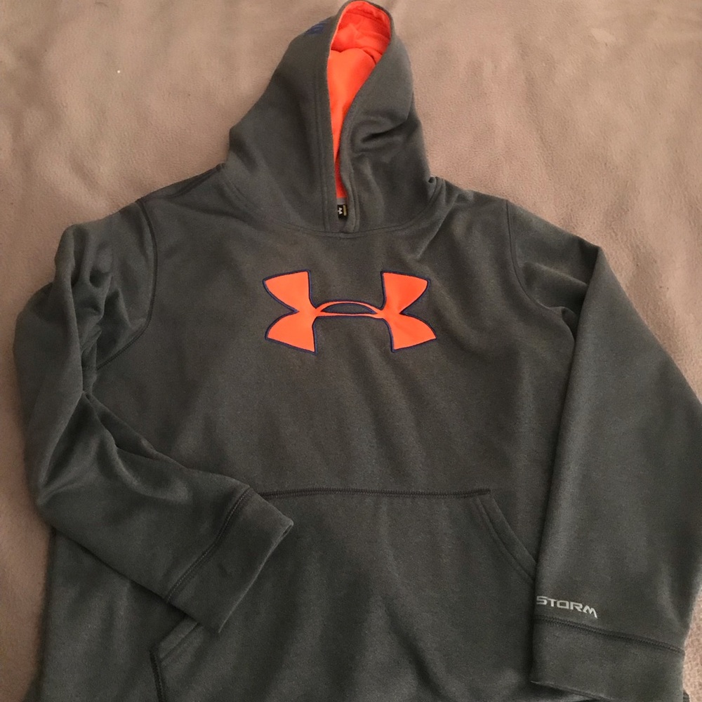 Boys Under Armour storm sweatshirt